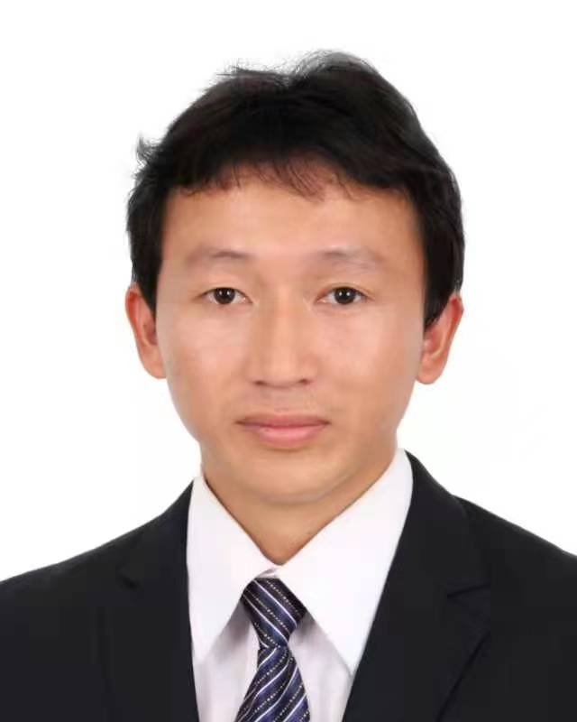 劉 藝